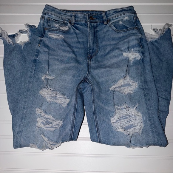 American Eagle Mom Jean 8 long - Picture 2 of 5